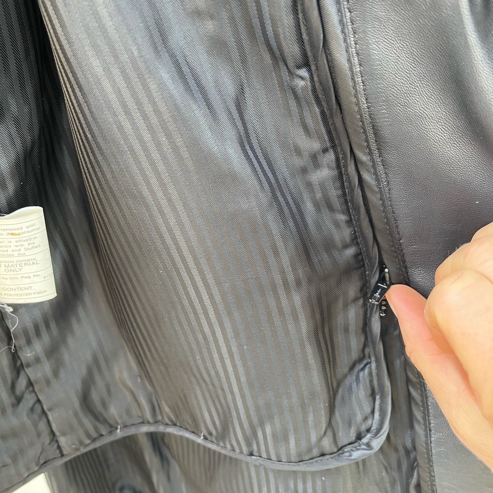 SOLD.   .DANIER Buttery Soft Leather Jacket w/ Fur Collar and Belted SZ 6 - 8 - Picture 6 of 16